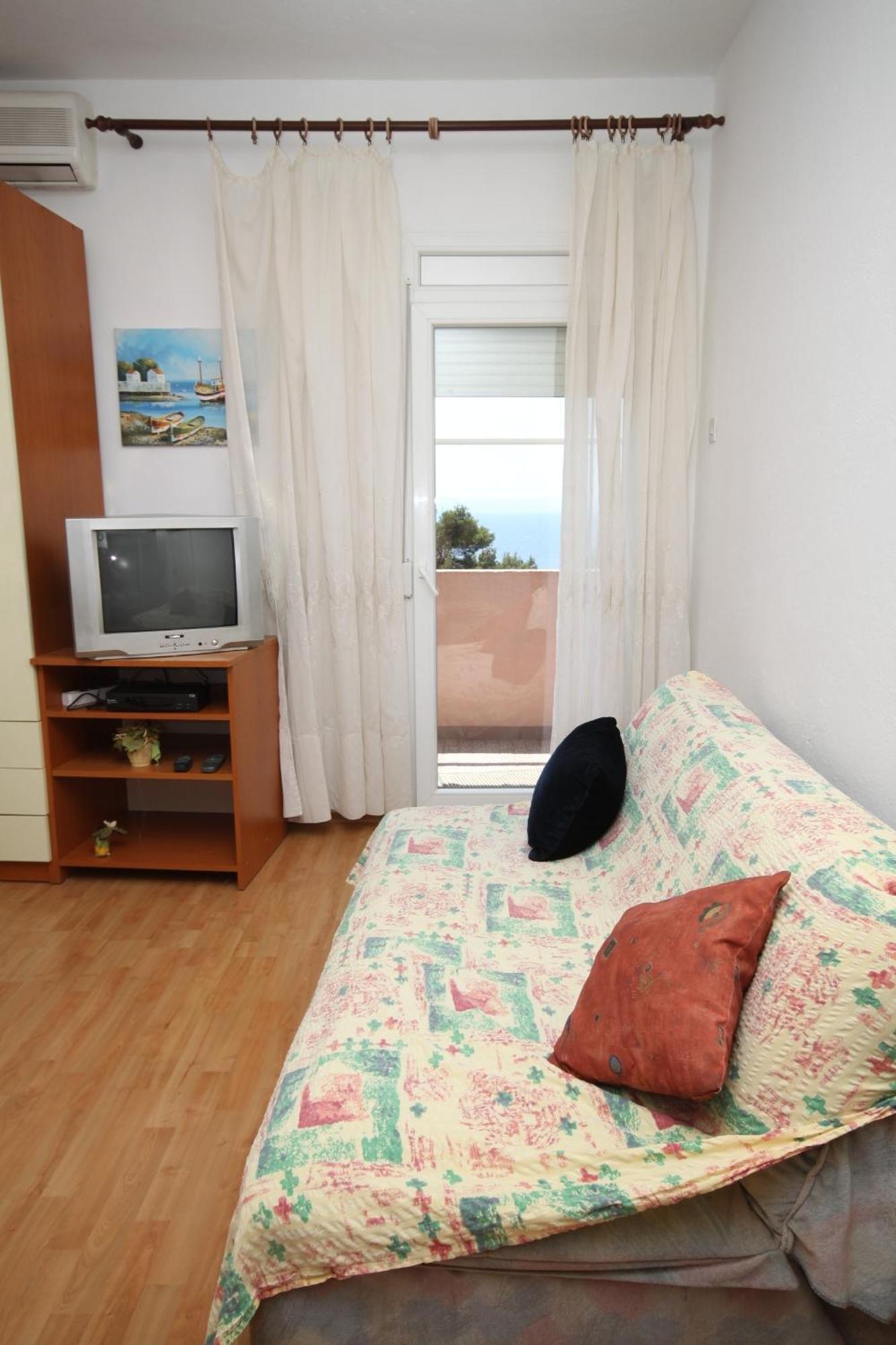 Apartman With A Parking Space - 6693